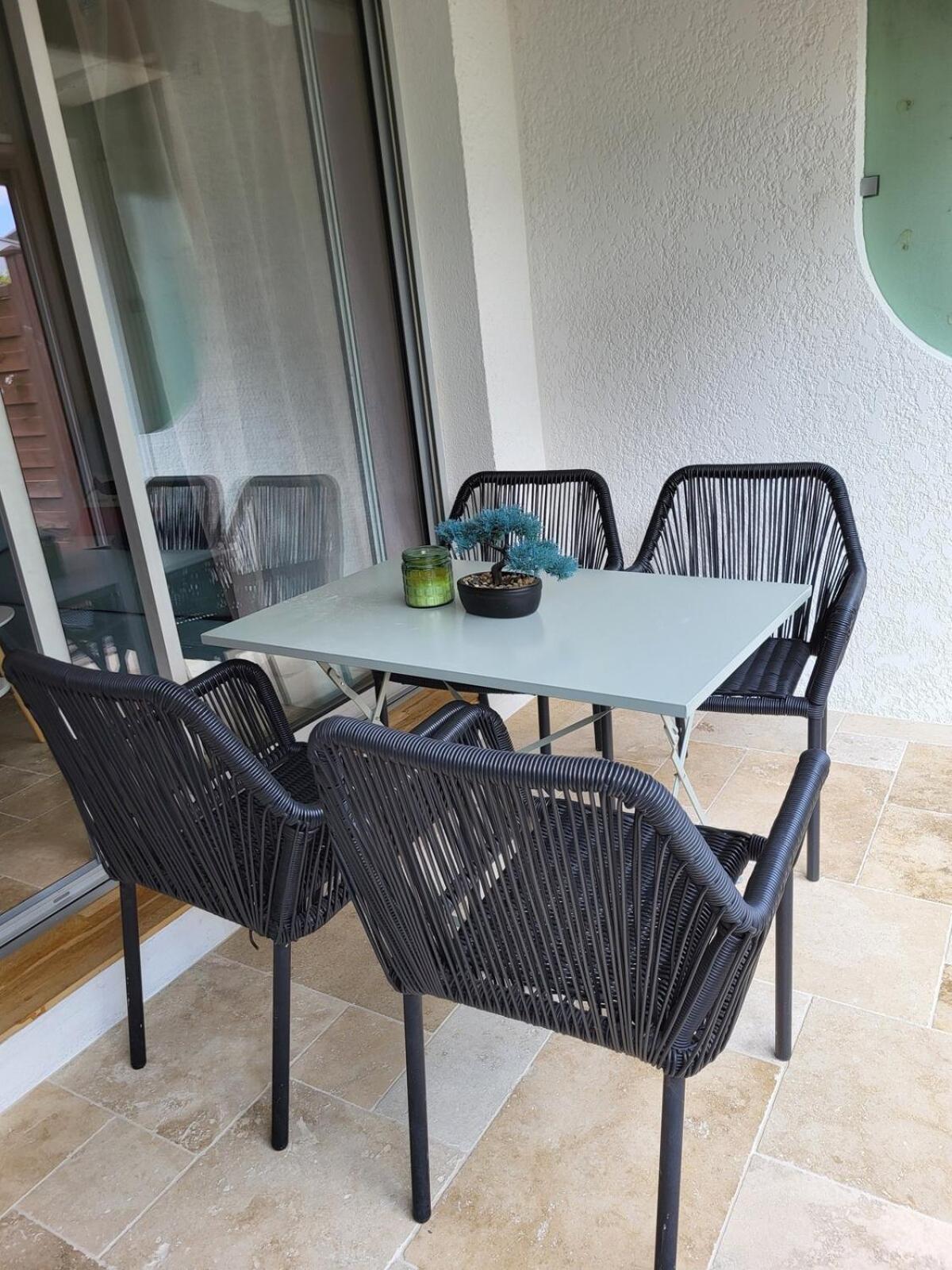 Le Petit Platane